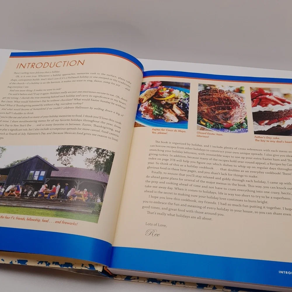 The Pioneer Woman Cooks: A Year of Holidays: 140 Step-by-Step Recipe - VERY GOOD
